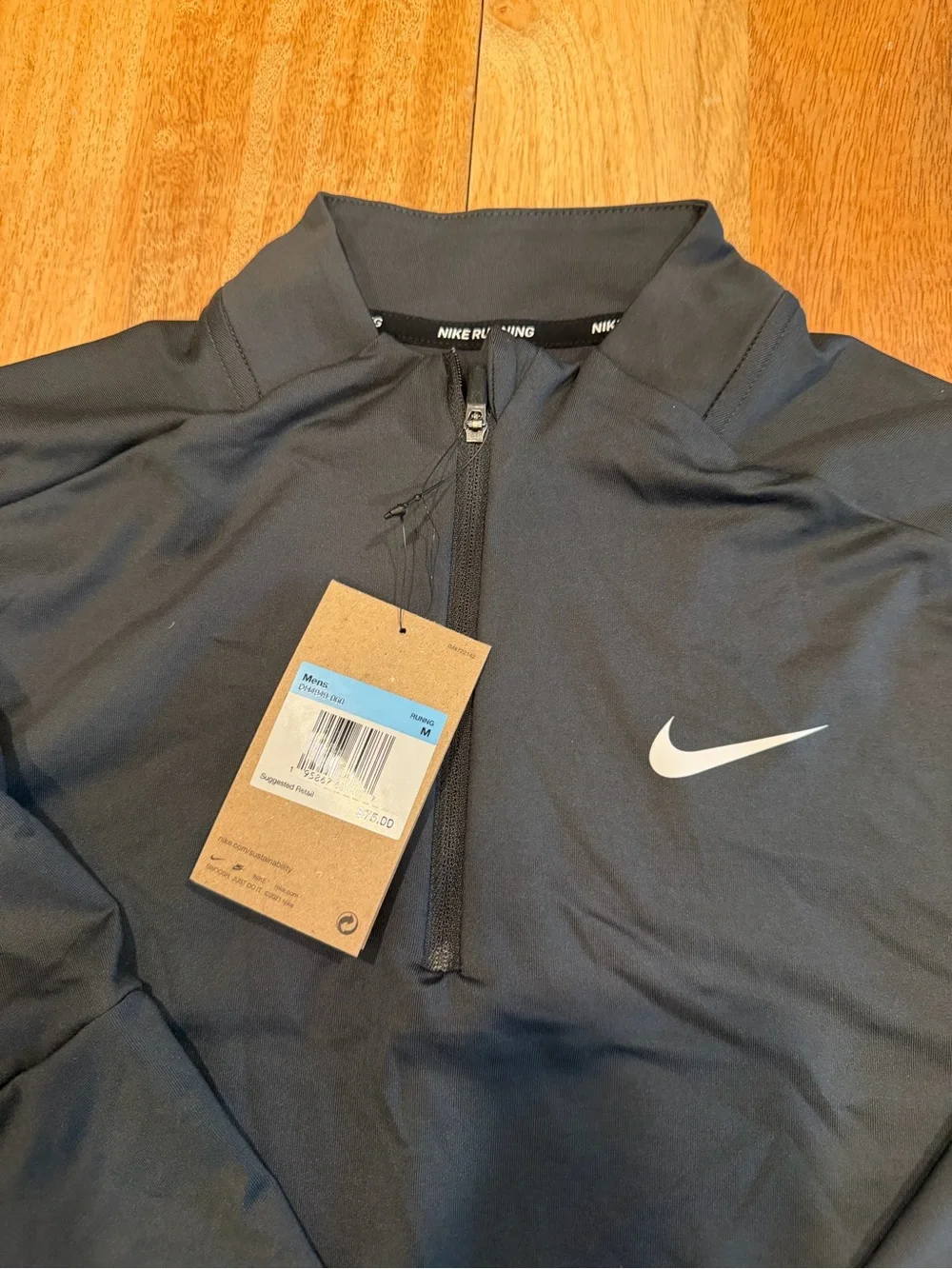 Nike Dri-FIT Element 1/2-Zip Top Size Medium in Black
